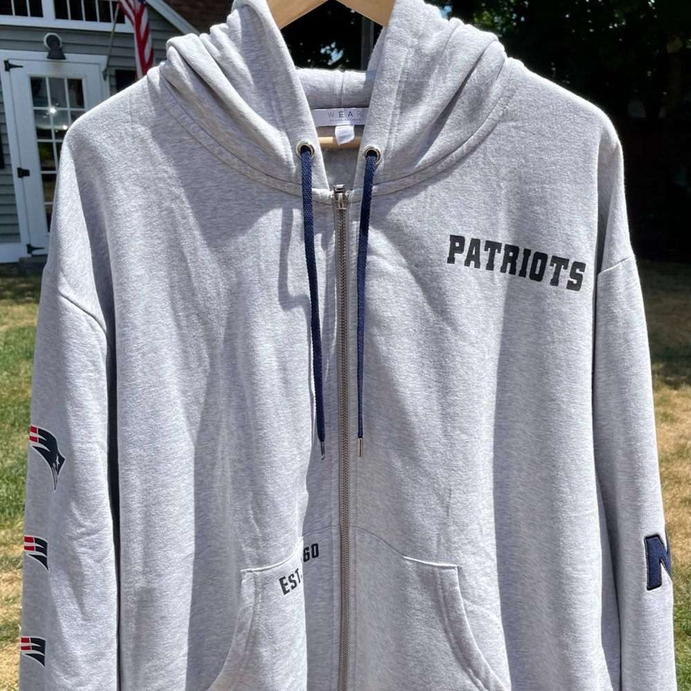 Plus Size New England Patriots Grey Zip Up Hooded Sweatshirt - Size XXL